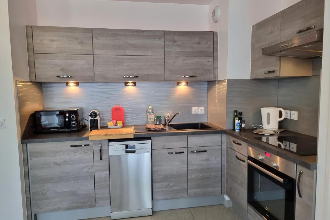 Chez Lou Et Dan 4P Apartment With Balcony Elevator And Secure Parking องเฟลอร์ ภายนอก รูปภาพ